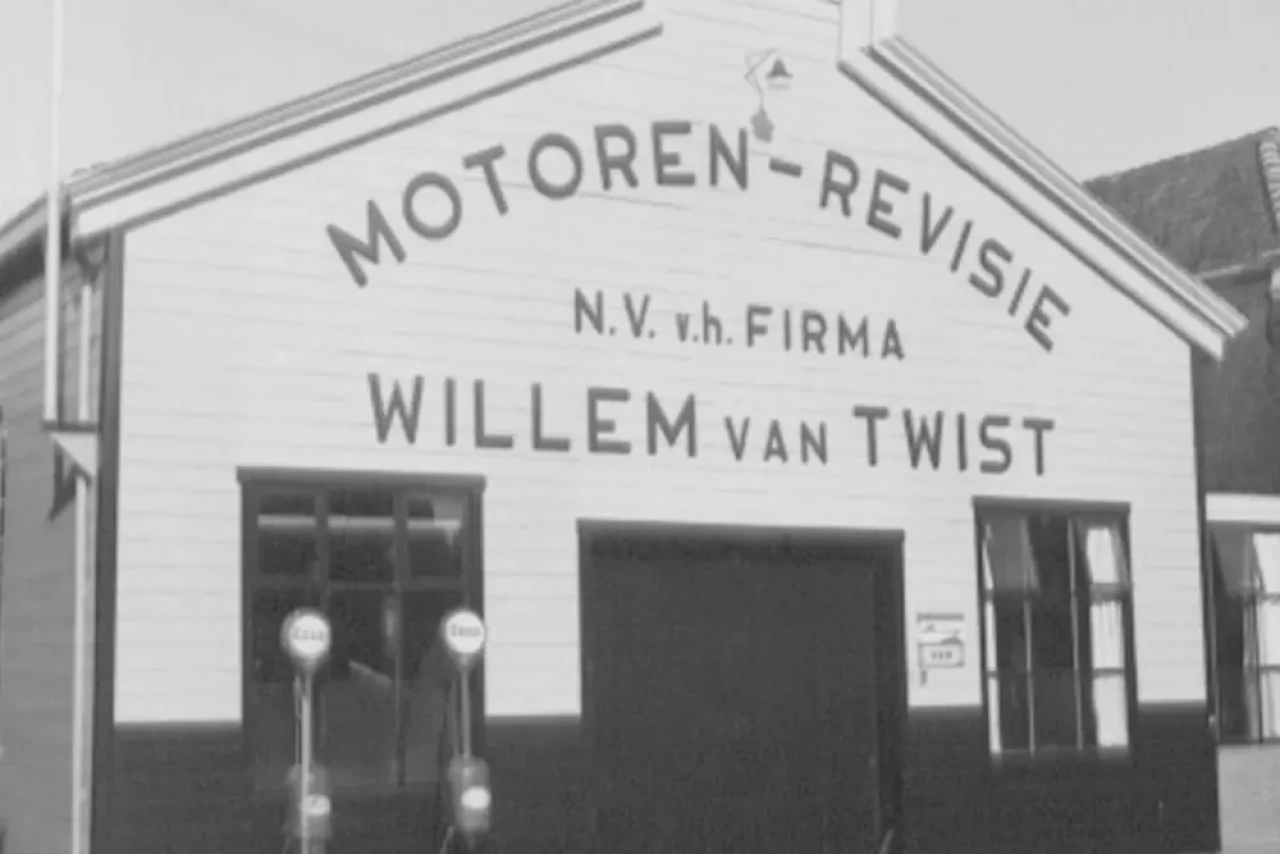 Historisches Dokument oder Foto zum Beginn des Imports von Dieselmotoren durch Van Twist im Jahr 1930