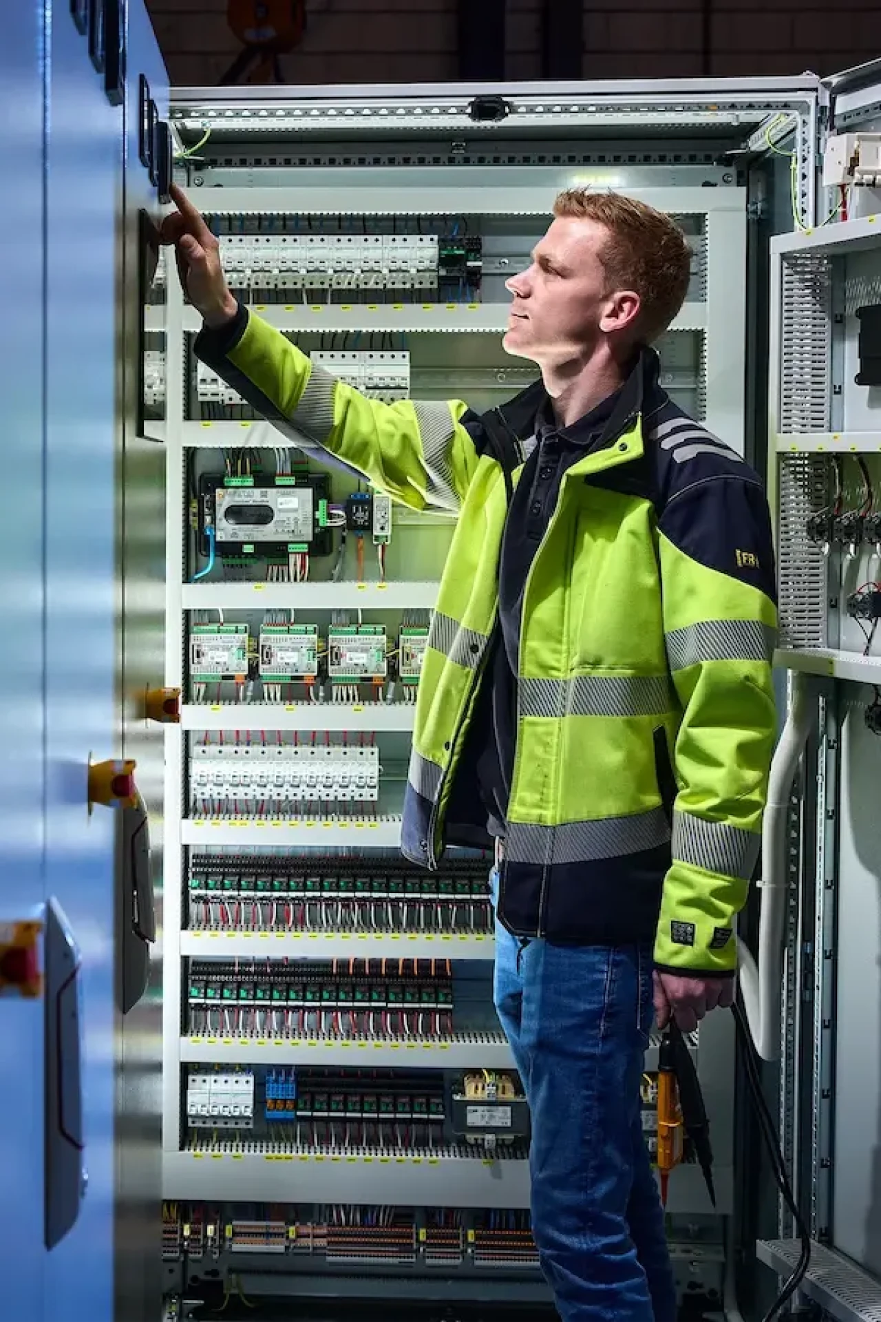Detaillierte Inspektion einer Notstromanlage zur Gewährleistung der Betriebssicherheit und maximalen Zuverlässigkeit